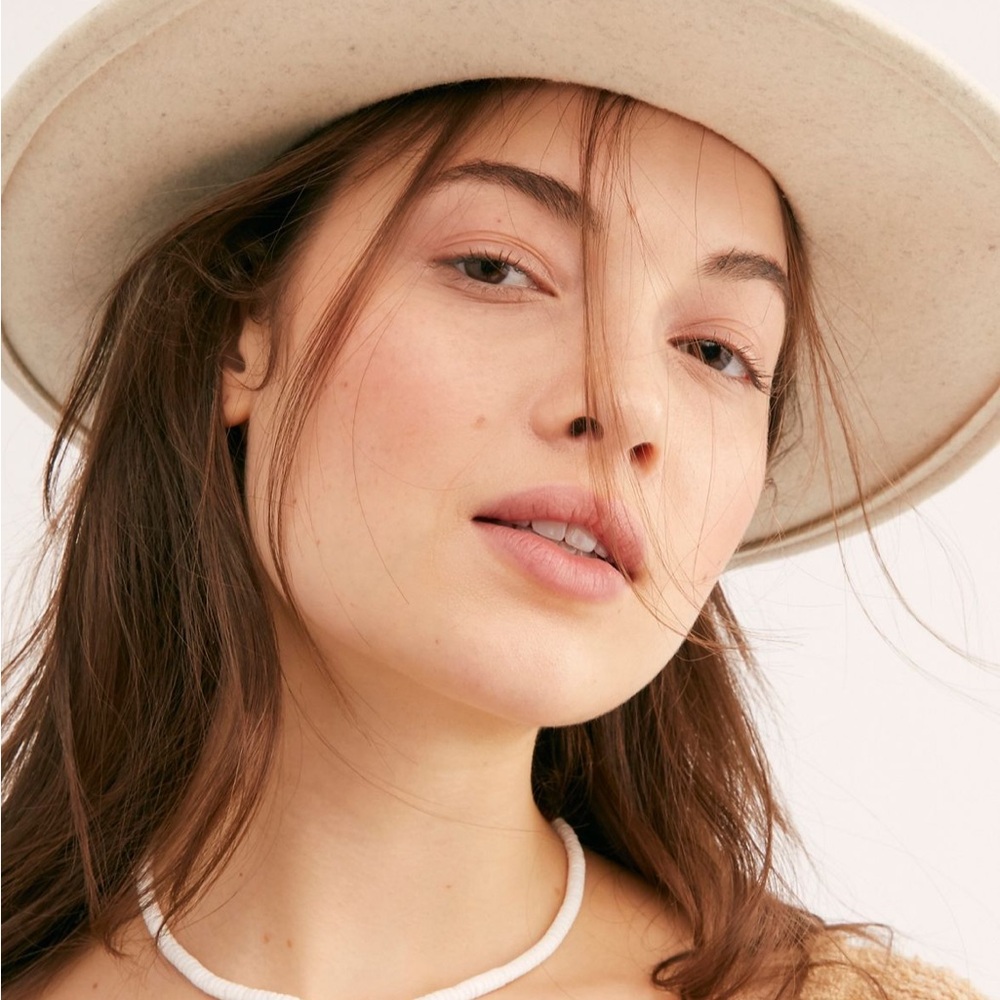 Free people: Wythe Leather Band Felt Hat NWT color: French vanilla